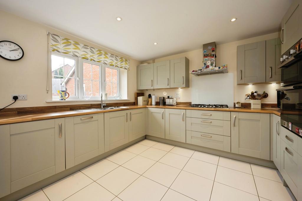 House in Bedford - View 4
