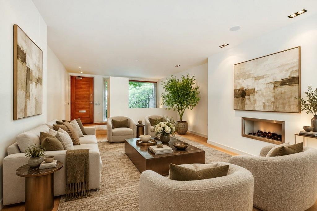 House in London - View 2