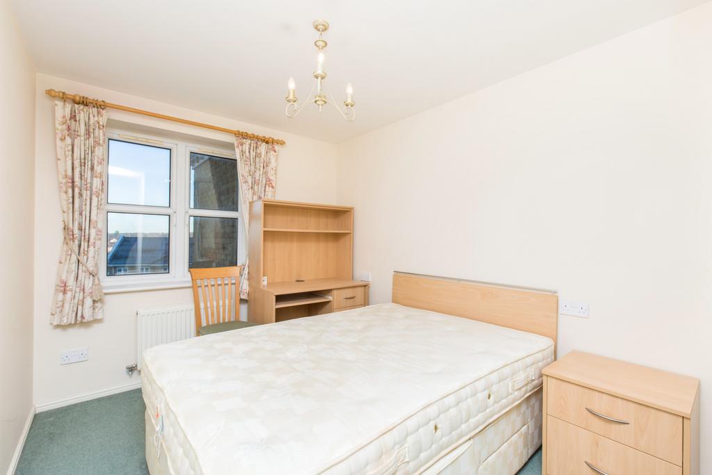 Apartment in Southampton - View 5
