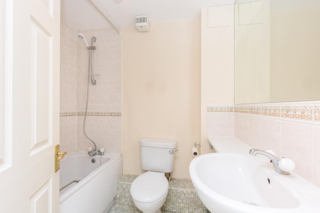 Apartment in Southampton - More