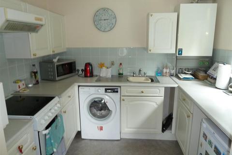 2 bedroom flat to rent, Tremorvah Court, Truro