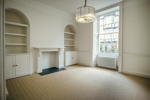 5 bedroom townhouse for sale, The Mews House, Dyer Street, Cirencester, Gloucestershire GL7