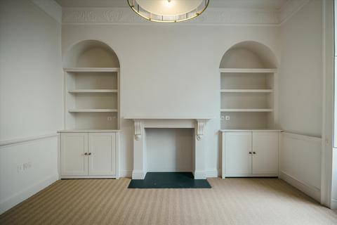 5 bedroom townhouse for sale, The Mews House, Dyer Street, Cirencester, Gloucestershire GL7