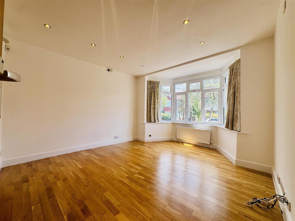 House in London - View 2