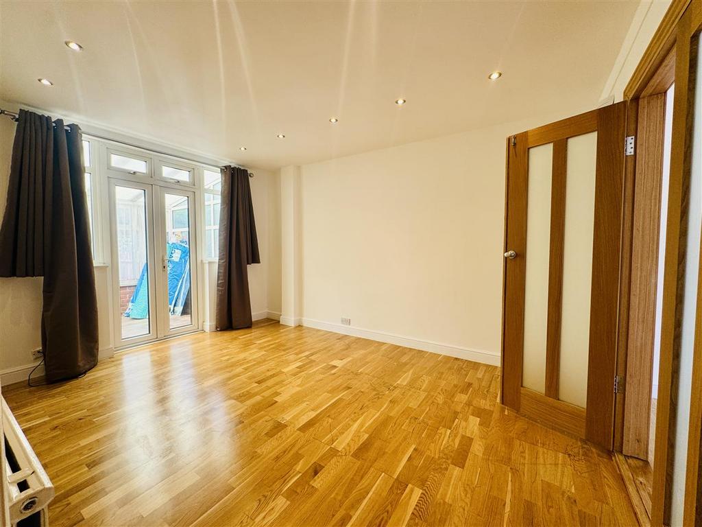 House in London - View 3