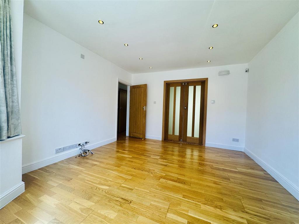 House in London - View 4