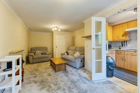 1 bedroom flat for sale, Harlestone Road, Northampton, Northamptonshire, NN5