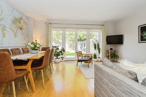 4 bedroom semi-detached house for sale, Middleton Close, Cambridge