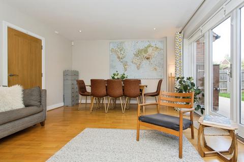 4 bedroom semi-detached house for sale, Middleton Close, Cambridge