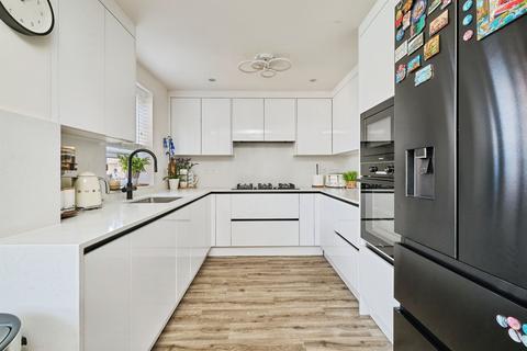 4 bedroom detached house for sale, Langsett Gardens, Hampton Water, PETERBOROUGH