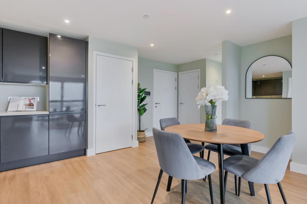 Apartment in Milton Keynes - View 5