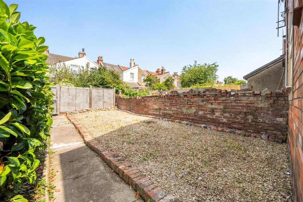 Apartment in Bristol - View 3