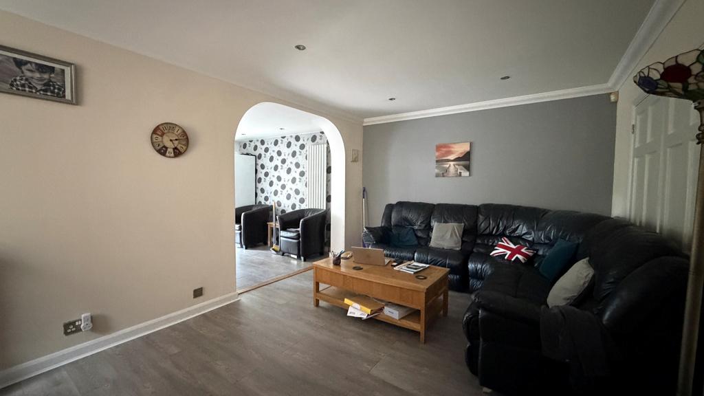 House in HARROW - View 5