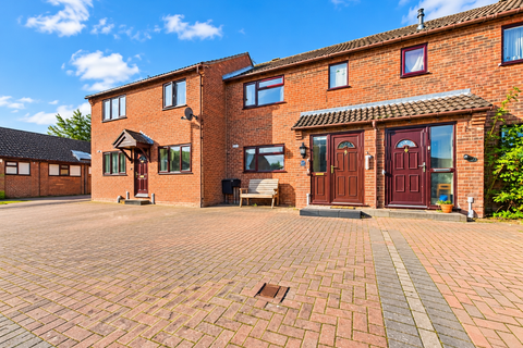 2 bedroom terraced house to rent, Upton Gardens, Upton-upon-Severn, Worcester