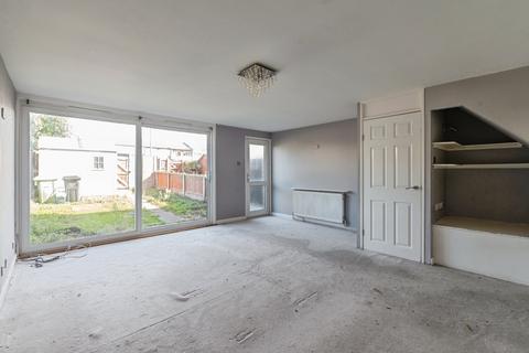 3 bedroom terraced house for sale, Cobden Walk, Basildon, Essex, SS13