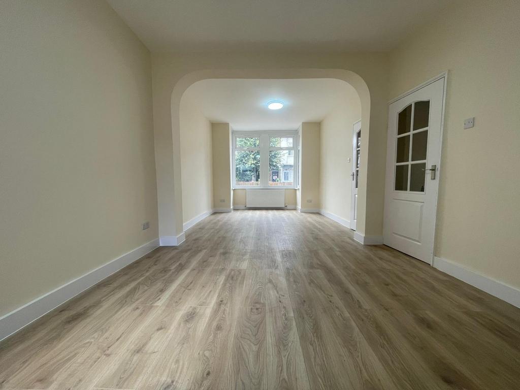 House in London - View 2