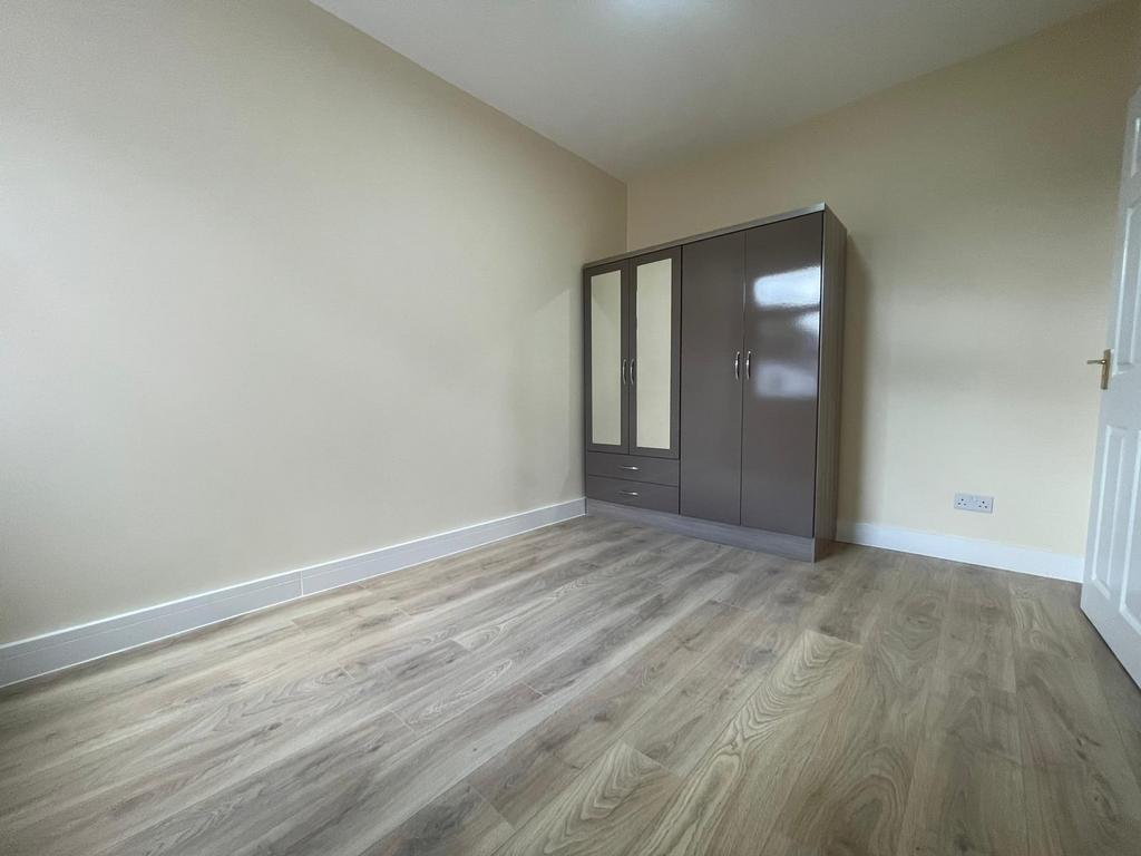 House in London - View 3