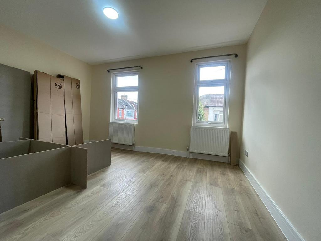 House in London - View 5