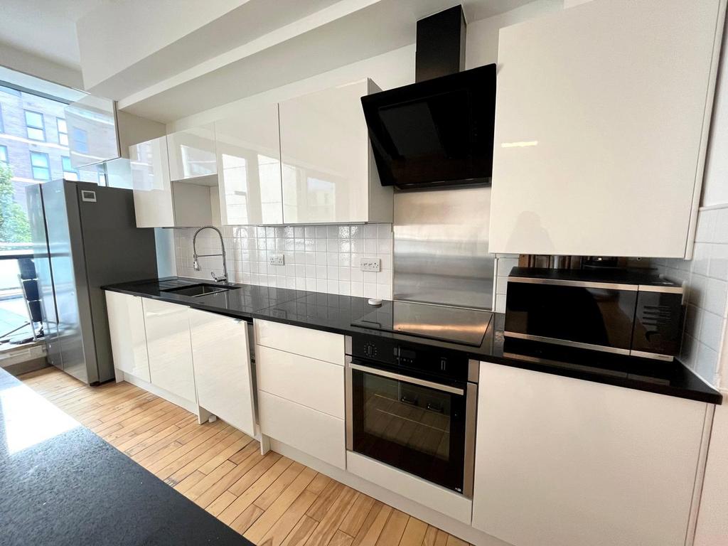 Apartment in Leeds - More
