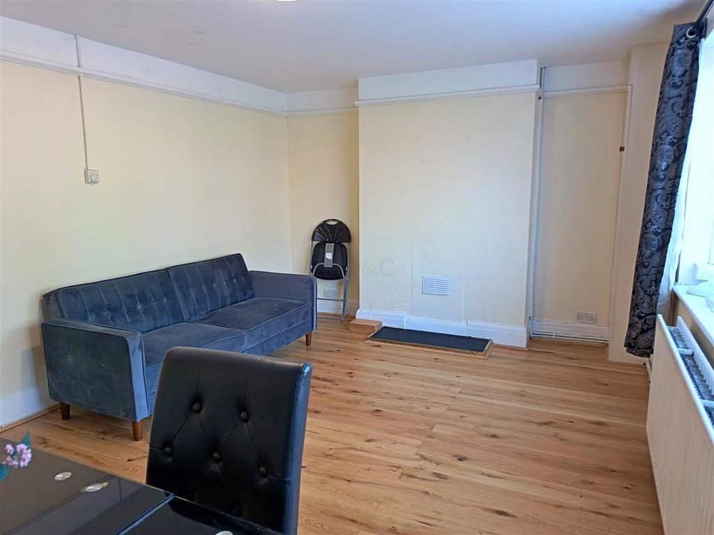 Apartment in Kent - View 2
