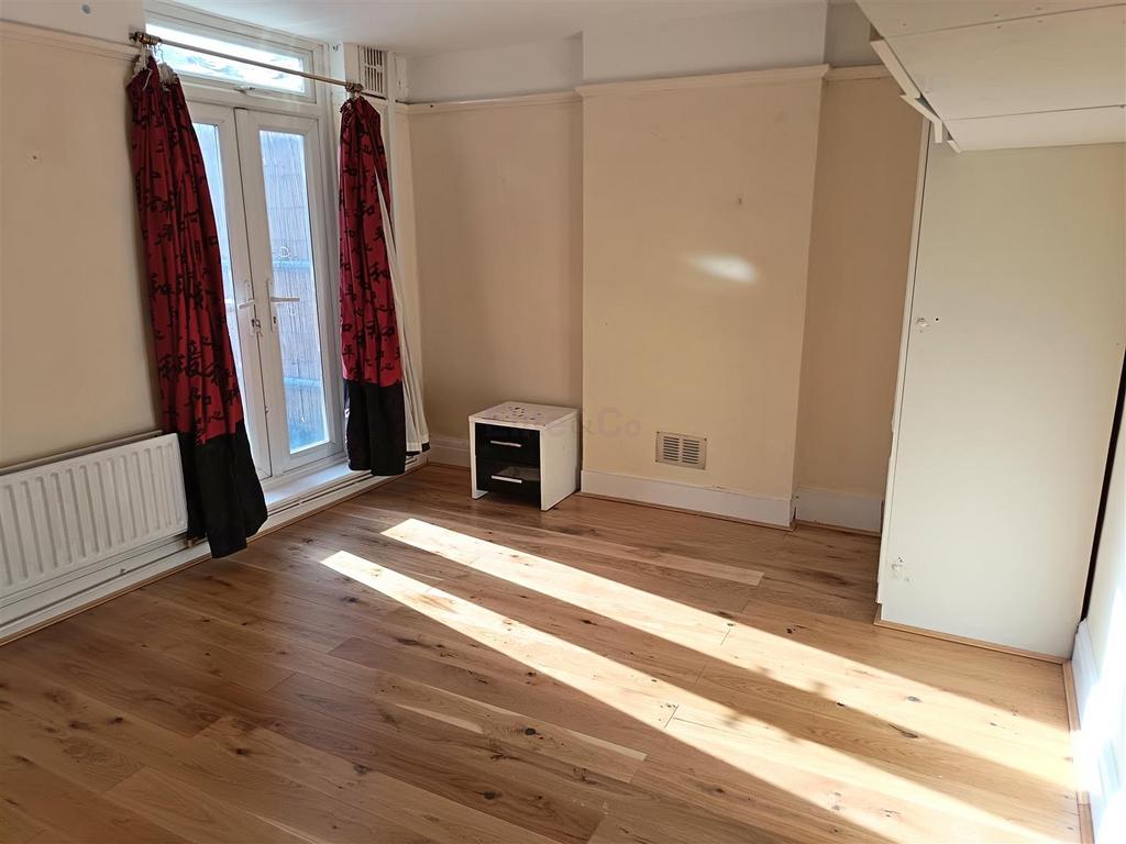Apartment in Kent - View 5
