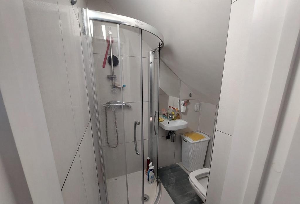 Apartment in Edgware - View 3