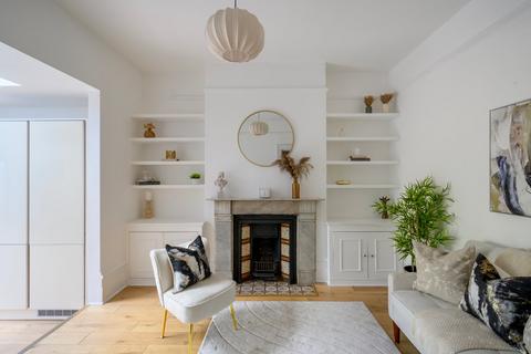 2 bedroom apartment for sale, Brondesbury Road, London, NW6