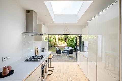 2 bedroom apartment for sale, Brondesbury Road, London, NW6