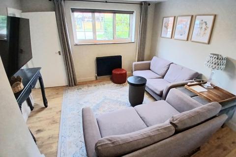 3 bedroom house to rent, Brook Drive, STEVENAGE