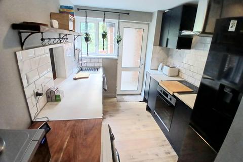 3 bedroom house to rent, Brook Drive, STEVENAGE