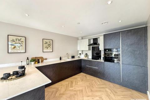 2 bedroom duplex for sale, Wellington Road, Dewsbury