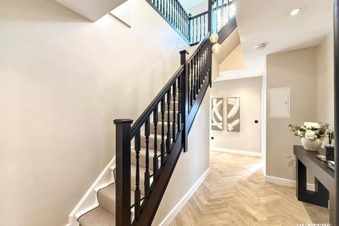 2 bedroom duplex for sale, Wellington Road, Dewsbury