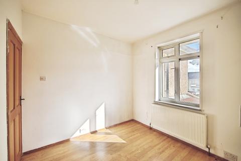 3 bedroom terraced house for sale, 54 Fieldway, Dagenham, Essex, RM8