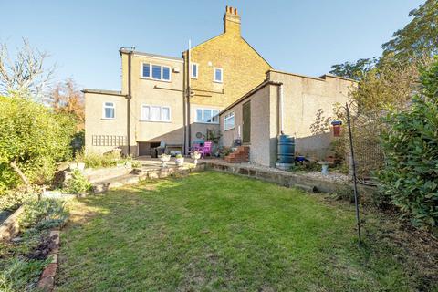 5 bedroom end of terrace house for sale, Dallin Road, London