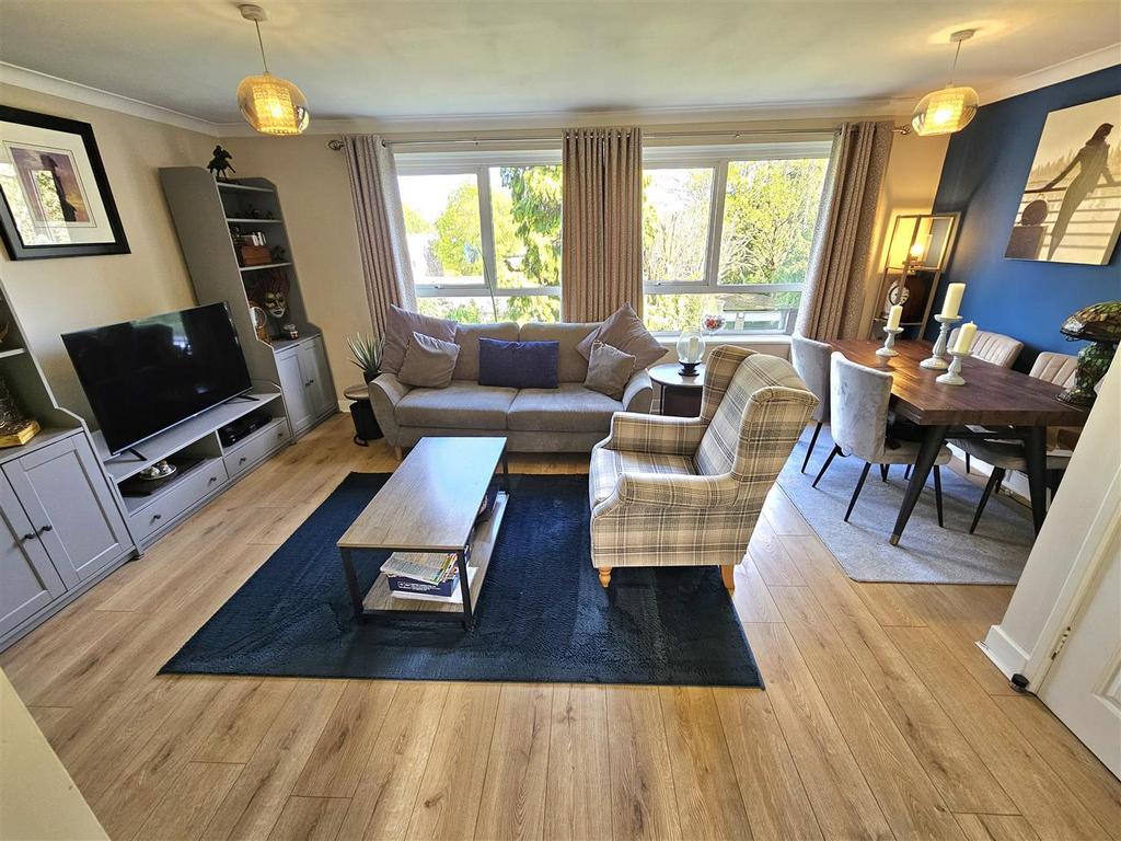Apartment in Solihull - View 3