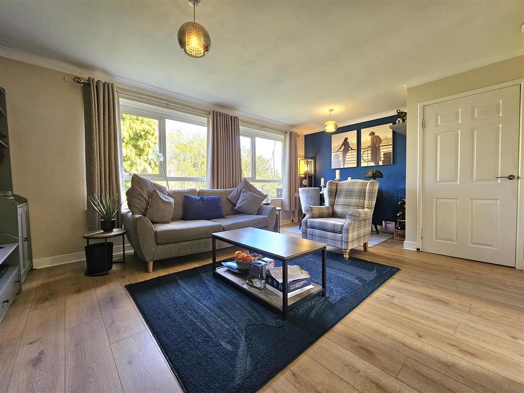 Apartment in Solihull - View 4