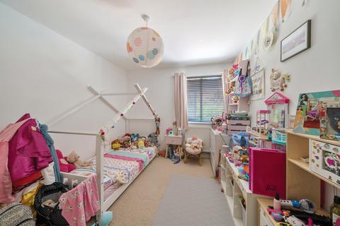 3 bedroom flat for sale, Vicarage Hill, Alton, Hampshire, GU34