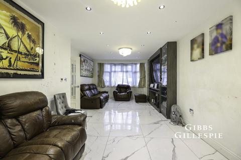 7 bedroom semi-detached house for sale, Tangmere Gardens, Northolt