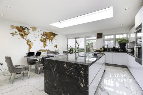 7 bedroom semi-detached house for sale, Tangmere Gardens, Northolt