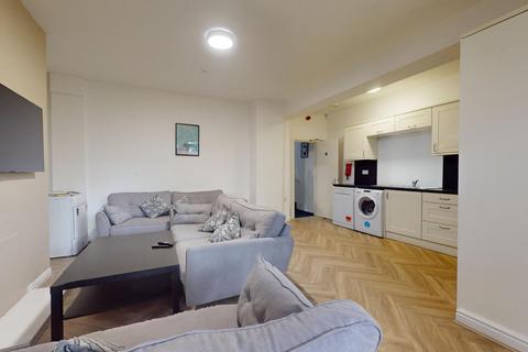 9 bedroom house to rent, Moorland Avenue, Leeds LS6