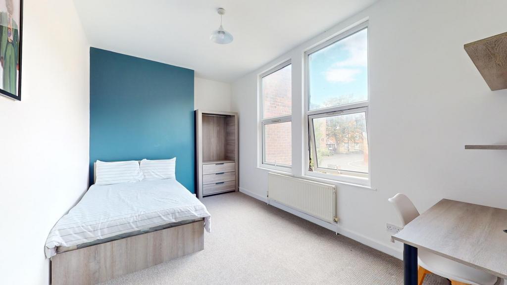 House in Leeds, Hyde Park - View 4