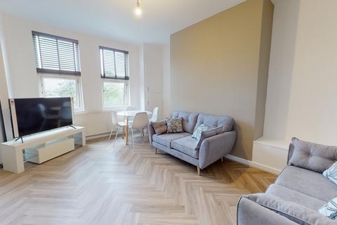 4 bedroom house to rent,  Moorland Avenue, Leeds LS6