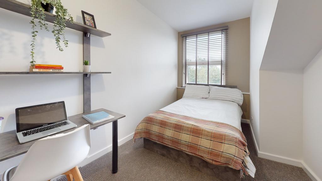 House in Leeds, Hyde Park - View 2