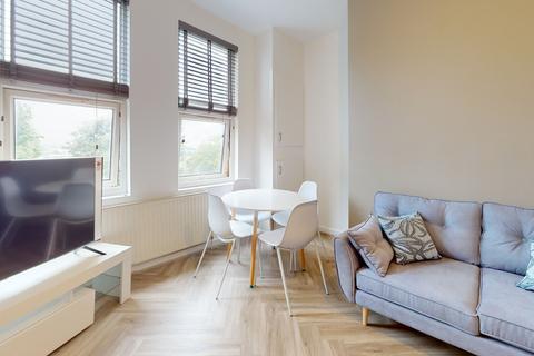 4 bedroom house to rent,  Moorland Avenue, Leeds LS6