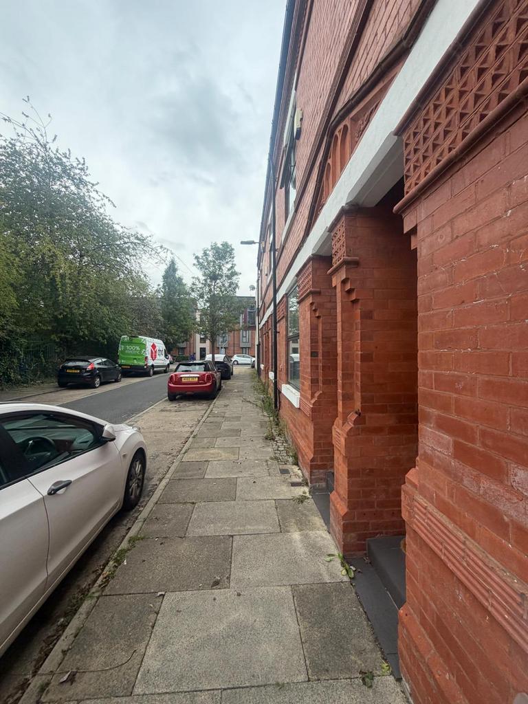 House in Manchester, Greater Manchester - View 2