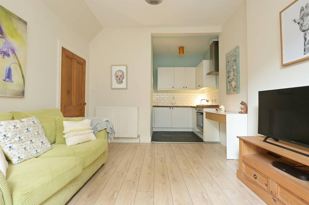 Apartment in Edinburgh - View 4