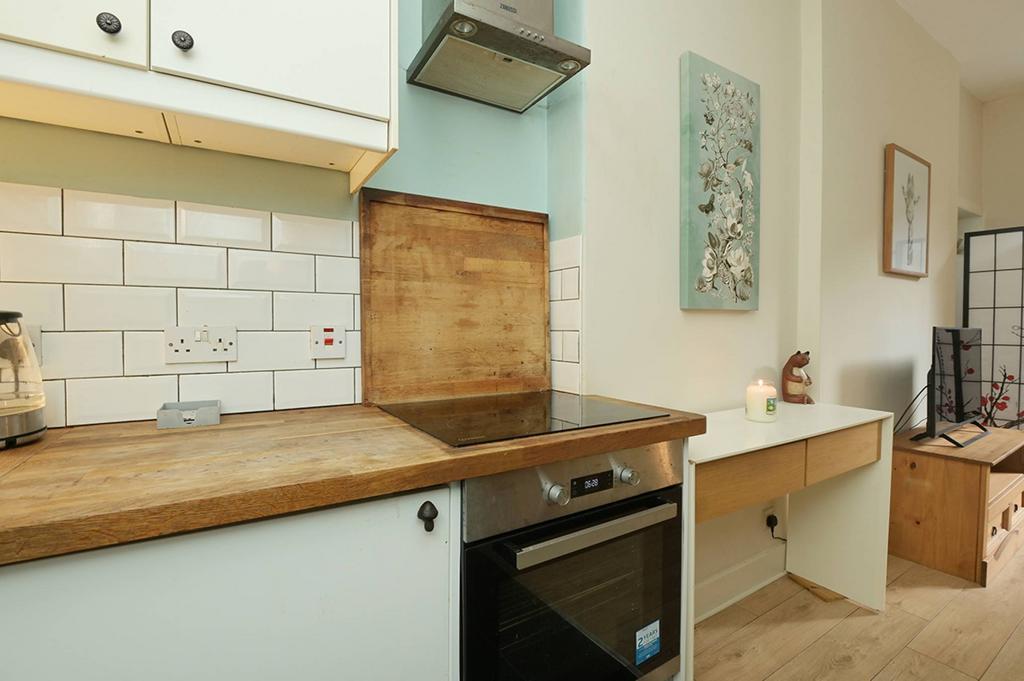 Apartment in Edinburgh - More