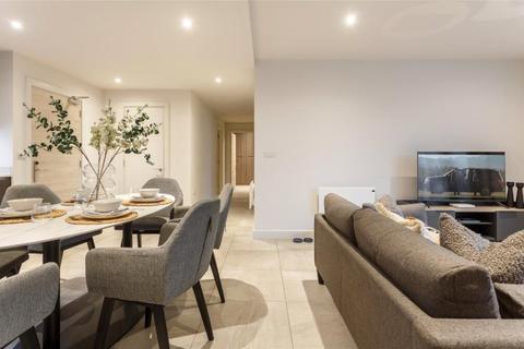 3 bedroom apartment to rent, Victory Place, London, SE17