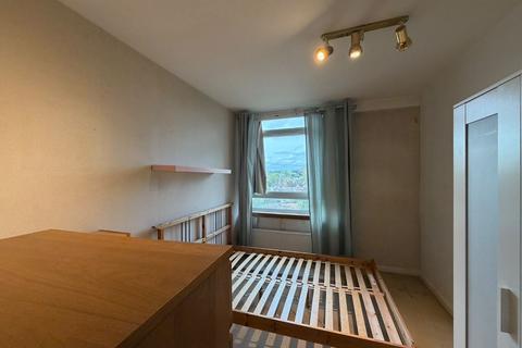 3 bedroom flat for sale, Flat 16 Westchester Court, Westchester Drive, London, NW4 1RB