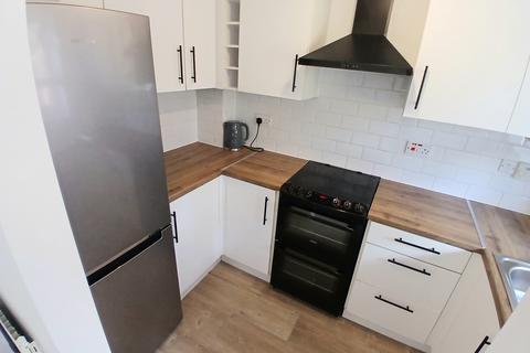 2 bedroom house to rent, Lime Close, STEVENAGE
